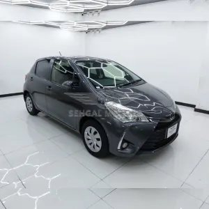 Toyota vitz F 1.0 2019